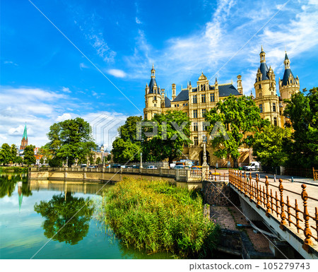 Schwerin Castle on Lake Schwerin in Mecklenburg-Vorpommern, Germany Schwerin Castle on Lake Schwerin in Mecklenburg-Vorpommern, Germany 105279743