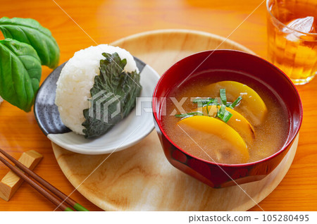 easy summer lunch 105280495