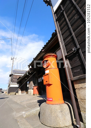 Ibaraki Sakuragawa Scenery with a round post (in front of the Taniguchi family residence) Ibaraki Sakuragawa Scenery with a round post (in front of the Taniguchi family residence) 105281512