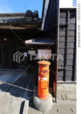 Ibaraki Sakuragawa Scenery with a round post (in front of the Taniguchi family residence) 105281513