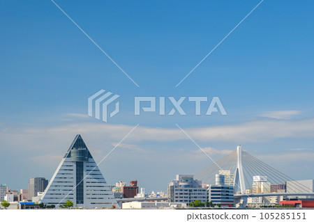 從青森港國際中央碼頭眺望青森市中心 從青森港國際中央碼頭眺望青森市中心 105285151