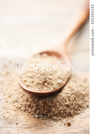 Hickory smoked  sea salt 105285243