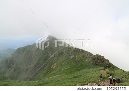 View of the summit of Tanigawadake in Gunma Prefecture in July 2023 View of the summit of Tanigawadake in Gunma Prefecture in July 2023 105293555