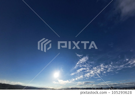 夏天的早晨天空有各種雲彩/超廣角/天空為主/230720am 105293628