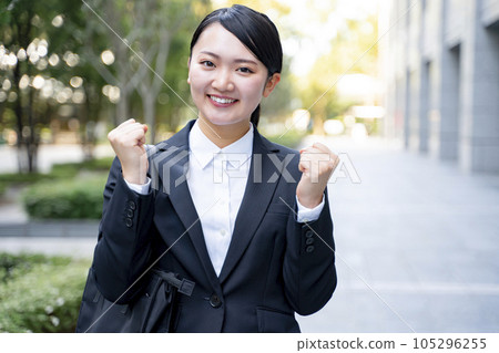 Female job hunting student in a suit Recruit Freshers 105296255