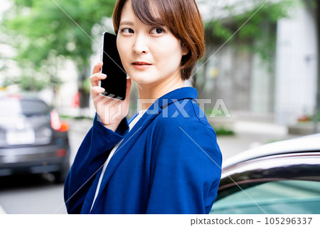 叫在辦公室鎮的女商人 105296337