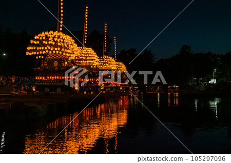 Owari Tsushima Tenno Festival, an evening festival where lantern lights flicker <Tsushima City, Aichi Prefecture> 105297096