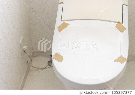 馬桶座圈上的空白貼紙 馬桶座圈上的空白貼紙 105297377