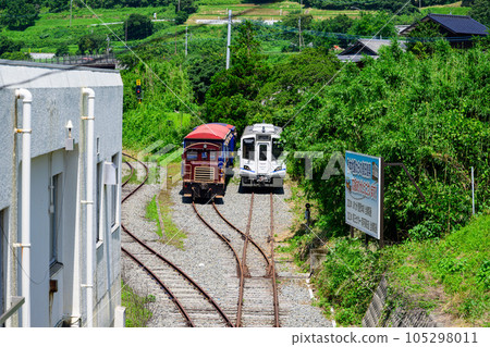 Train scenery seen from the Tateno station premises "All lines opened and operations resumed" (taken from around Tateno station) 105298011