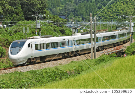 北陸幹線五十鈴栗栗 JR 西日本系列 681 W04+W13 編組（金澤）白高 105299630