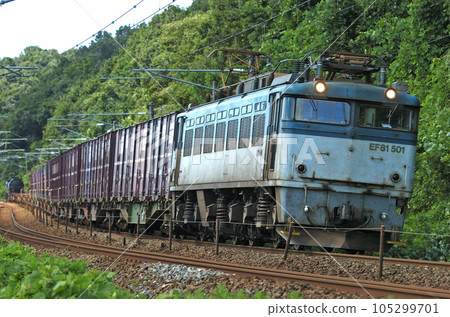 北陸本線 Tsubata-Kurikara JR Freight EF81-501(富山) 北陸本線 Tsubata-Kurikara JR Freight EF81-501(富山) 105299701