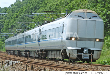 北陸本線椿-栗良JR西681系列T01編隊(金澤)雷鳥 北陸本線椿-栗良JR西681系列T01編隊(金澤)雷鳥 105299708