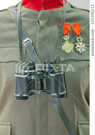 Old Binoculars Soldier 105300211