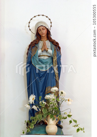 Virgin Mary, statue in the parish church of St. Michael the Archangel in Mihovljan, Croatia Virgin Mary, statue in the parish church of St. Michael the Archangel in Mihovljan, Croatia 105300555