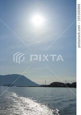 從船上看到的愛媛縣今治市佐嘉里港 從船上看到的愛媛縣今治市佐嘉里港 105300966