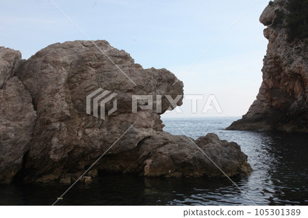 Rocky coast Rocky coast 105301389