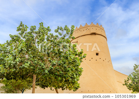 Masmak Fortress tower and walls, Qasr al-Hukm district, Al Riyadh, Saudi Arabia 105301969