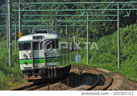 上越線 大澤上越國際滑雪場前 JR 東日本 115 系列 S7 編組（新潟） 105303151