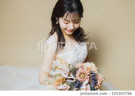 新娘米色背 新娘米色背 105305796