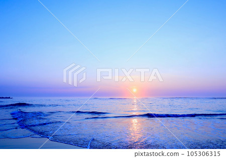 Late July Sunrise at Kawara Beach, Ibaraki Prefecture 105306315
