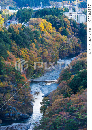 Tochigi Nikko City, Kinugawa Onsen in autumn colors, view from Tateiwa Observation Deck 105308457