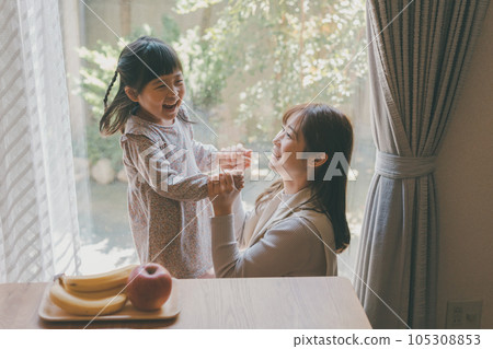 child, whelp, younger 105308853