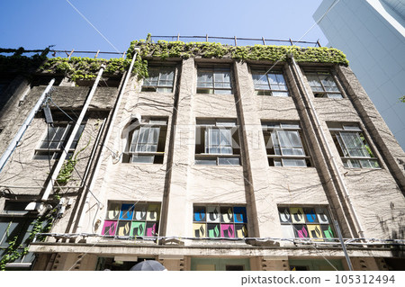 Abandoned schools, abandoned school buildings, dilapidated elementary schools, ivy-covered campuses, Abandoned schools, abandoned school buildings, dilapidated elementary schools, ivy-covered campuses, 105312494