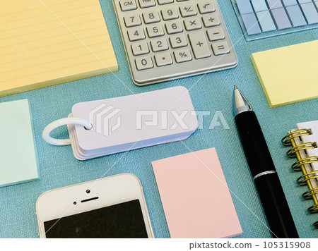 Stationery such as wordbooks and sticky notes 105315908