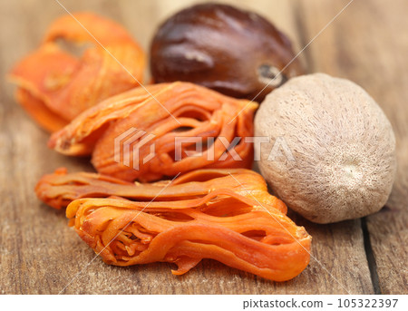 Mace or Javitri Spice with nutmeg 105322397