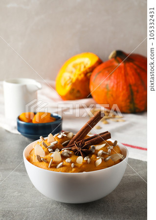 Fall season food concept - tasty pumpkin porridge 105332431