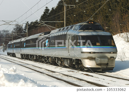 Chitose Line Kaminopporo - Kitahiroshima JR Hokkaido Kiha 183 Series 5100 Series Crystal Express Tomamu Sahoro 105333062