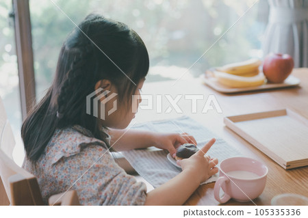 吃 品嚐 兒童 105335336