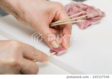 【主婦串燒雞肉串豬舌】 105337546