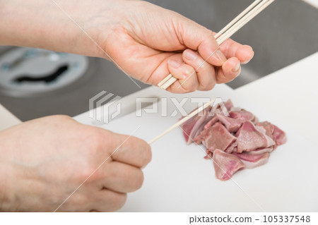 【主婦串燒雞肉串豬舌】 105337548