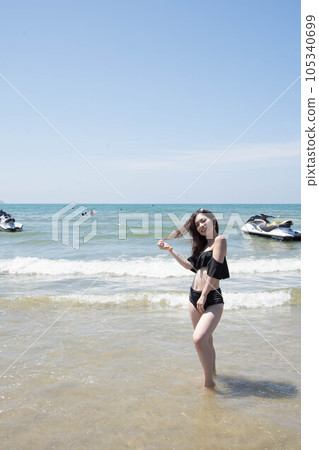 A swimsuit lady 105340699