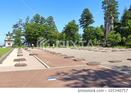 Remains of Sendai Castle Honmaru Great Hall (in the direction of Akitada Monument and Date Masamune Equestrian Statue) 105340757