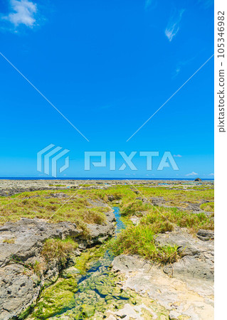 okinawa sea beach coast horizon uninhabited beach wilderness copy space blue sky 105346982