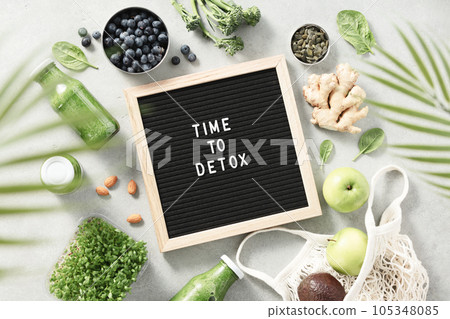 Time to detox letter board quote flat lay 105348085