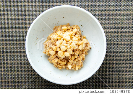 Natto arrangement. Hikiwari natto topped with tenkasu. Natto arrangement. Hikiwari natto topped with tenkasu. 105349578