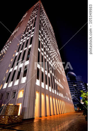Night view of Ikebukuro Sunshine City and Sunshine 60 105349983