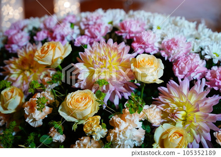 Flower altar 105352189
