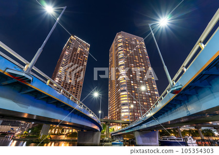 "Tokyo" Night view of tower apartment / Tokyo Shibaura Bay Area 105354303