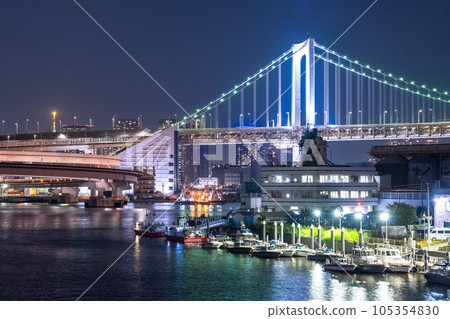 《Tokyo》 Night view of Rainbow Bridge, Tokyo Waterfront 105354830