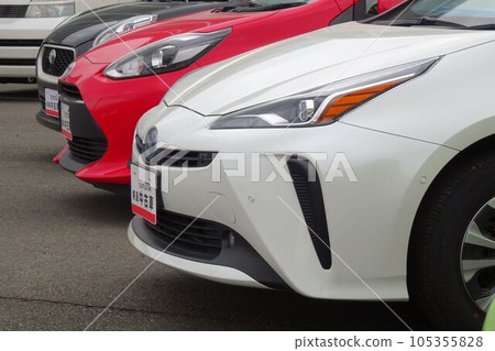 Car image Hybrid cars lined up at dealers 105355828