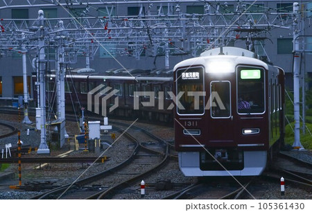 Hankyu Kyoto Line entering Osaka-Umeda Station Hankyu Kyoto Line entering Osaka-Umeda Station 105361430