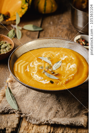 Spicy pumpkin soup 105363104