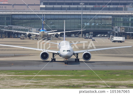 客機駛向跑道 離場飛機 機場 旅行圖像 出發圖像 105367065