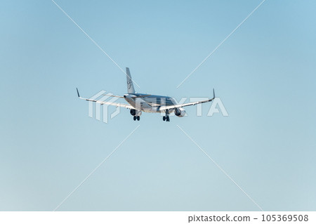 [Starflyer飛機從城南島海濱公園上空準備降落的後視圖] 105369508