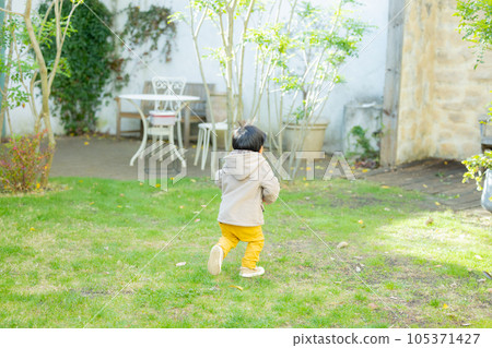 兒童花園冬天 105371427