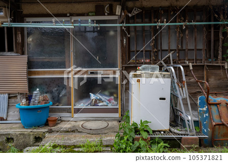 Abandoned house, Kanazawa, Japan. Abandoned house, Kanazawa, Japan. 105371821